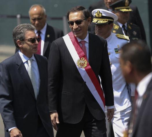 Vizcarra presenta nuevo gabinete para intentar poner fin a crisis en Perú