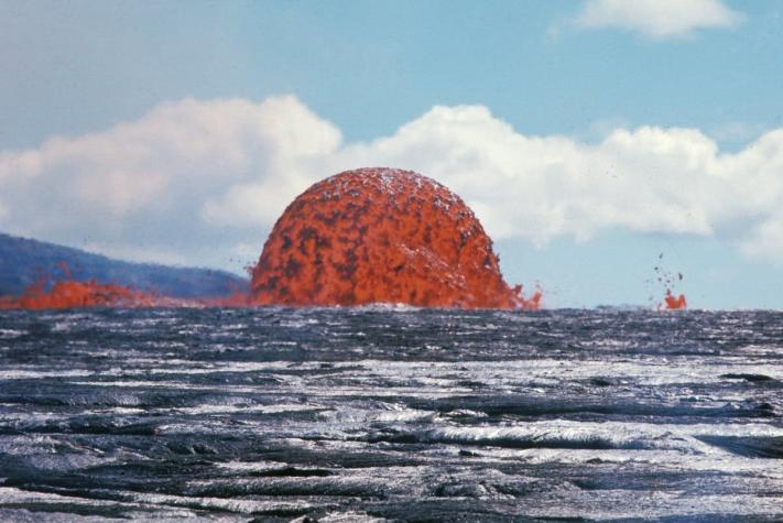 La impresionante burbuja de lava que captó el USGS del volcán Kilauea