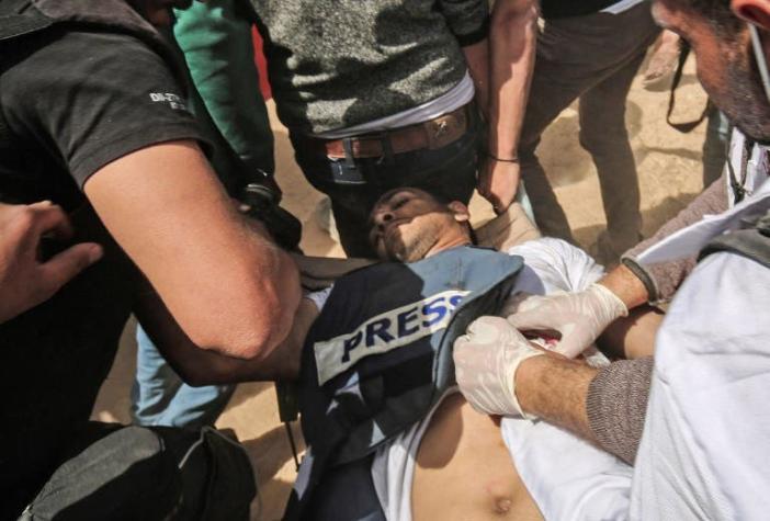 Muere un periodista palestino herido por soldados israelíes en Gaza