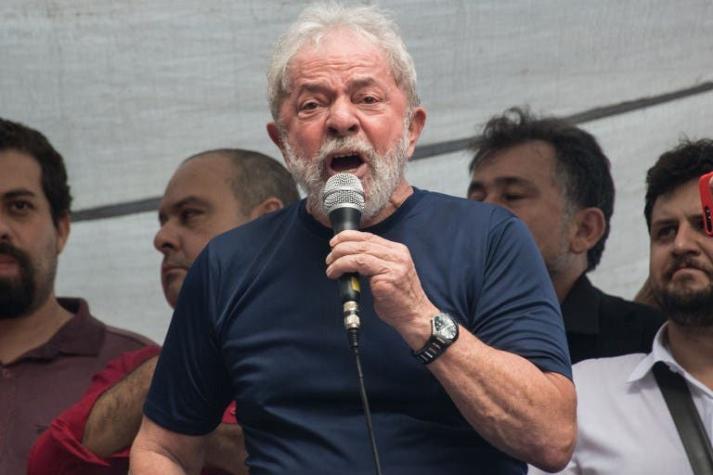 [VIDEO] Ex presidente de Brasil Lula da Silva se entregó a la justicia