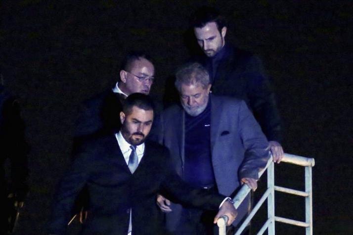 Lula da Silva pasa la primera noche en la cárcel
