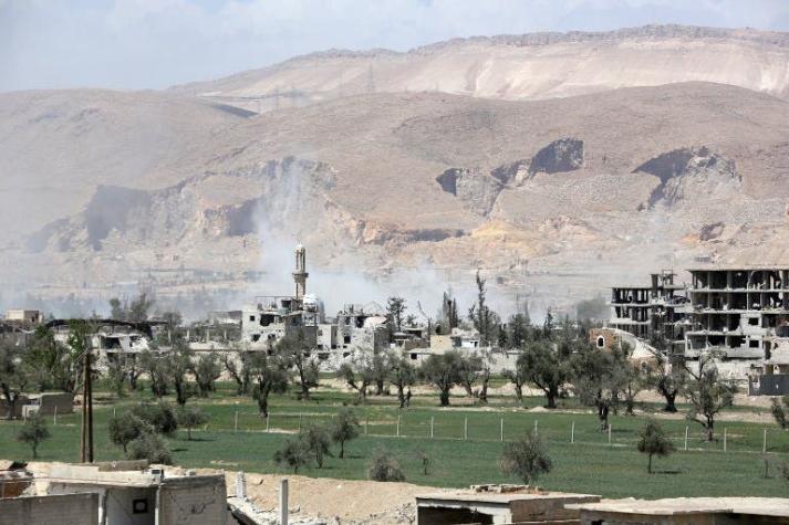 Aeropuerto militar de Siria es bombardeado tras un presunto ataque químico