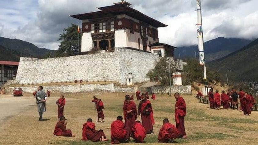 Bután, el conflicto entre dos superpotencias rivales que amenaza un paraíso "donde todo es perfecto"