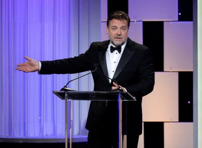 Russell Crowe lo sigue pasando mal: tiene que hacer un remate de sus objetos para pagar divorcio