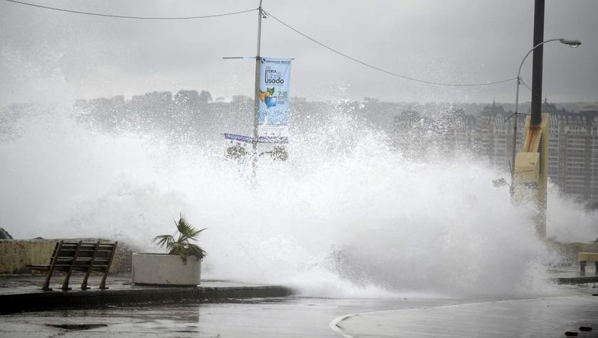 Armada emite alerta de marejadas con olas de hasta 4 metros en las costas del país