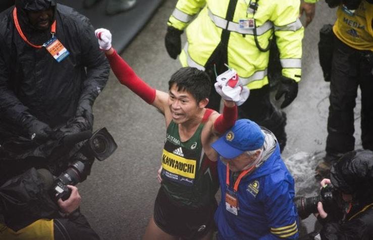 [VIDEO] La emocionante historia del japonés que ganó el Maratón de Boston