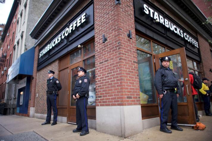 [VIDEO] ¿Por qué Starbucks cerrará más de 8 mil locales en EE.UU el 29 de mayo?
