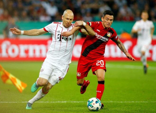 Bayern golea a Leverkusen con Aránguiz para avanzar a la final de Copa de Alemania