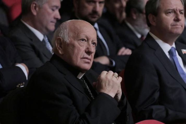 Ezzati: "A mi juicio, el obispo Barros debiera dar un paso al costado"