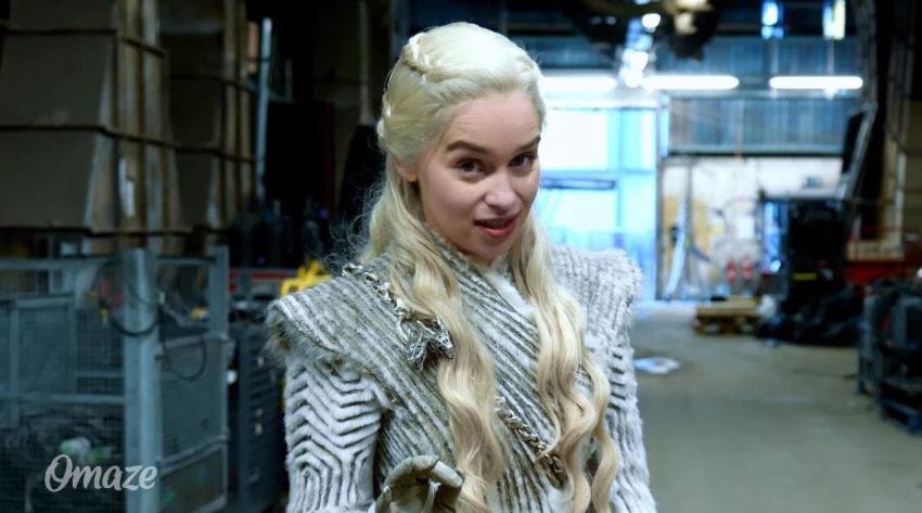 [VIDEO] Emilia Clarke quiso spoilear a toda costa "Game of thrones"