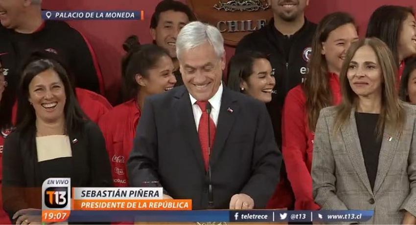 [VIDEO] Se lo tomó con humor: el lapsus de Piñera al recibir a La Roja femenina en La Moneda