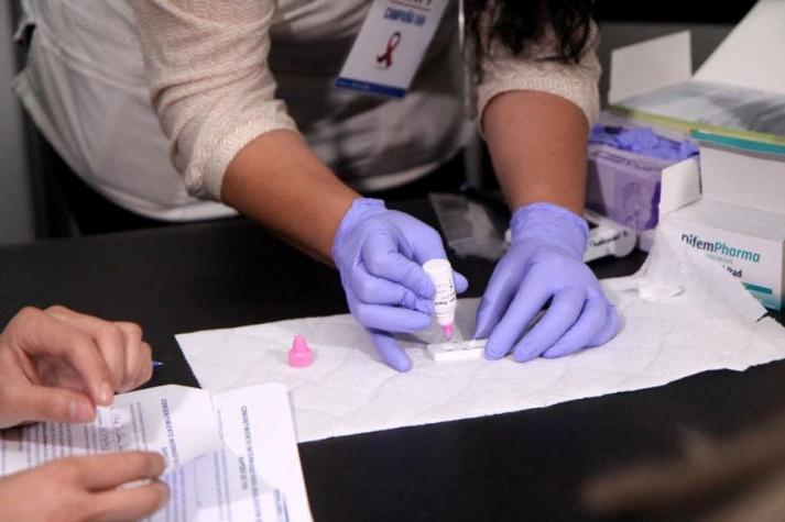 [VIDEO] Hospital de la U. de Chile ampliará aplicación de test de VIH de forma gratuita