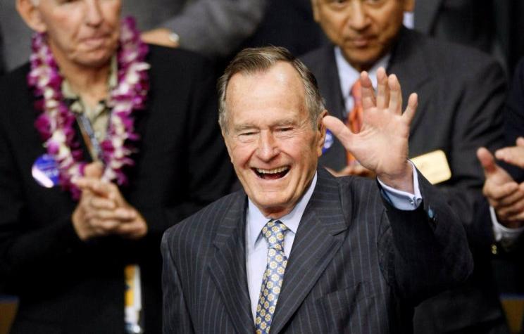 George Bush padre es ingresado de urgencia a recinto hospitalario