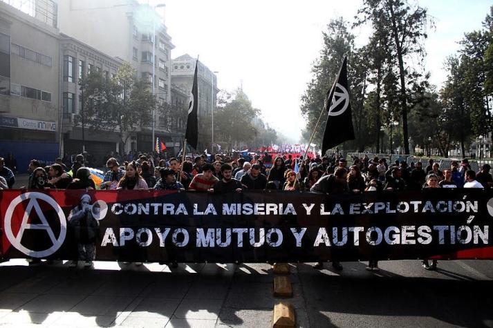 [FOTOS] Se desarrollan marchas en todo Chile por el Día del Trabajador