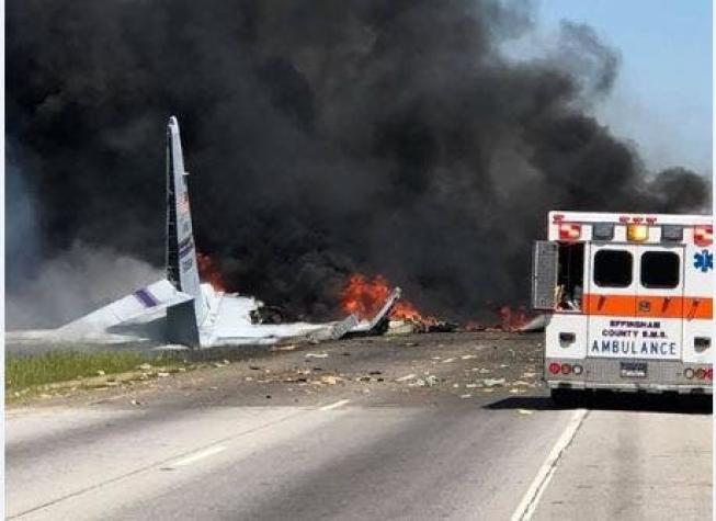 [VIDEO] Georgia: Avión militar se estrella y deja al menos cinco muertos