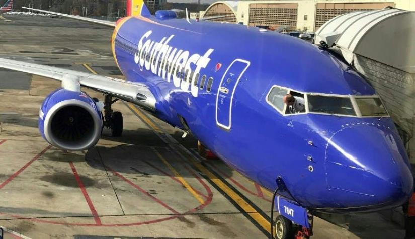 [VIDEO] A dos semanas de accidente de Southwest, otro de sus aviones presenta fallas
