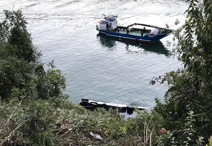 [VIDEO] Ejército confirma un fallecido tras accidente de bus militar en Cochamó