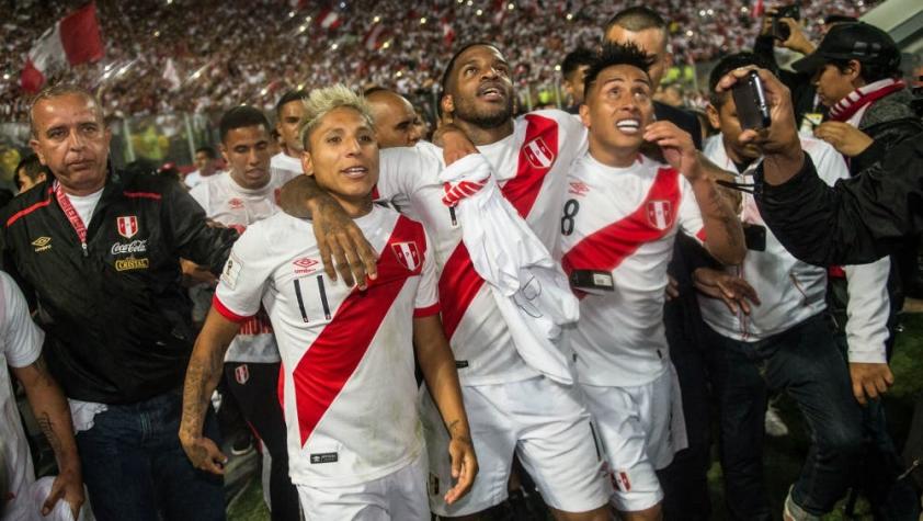 [VIDEO] Locura en Perú por comprar el álbum del Mundial