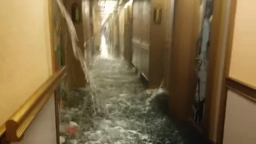 [VIDEO] Pánico entre los pasajeros tras inundación de un crucero