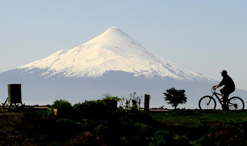 Sernageomin declara alerta amarilla por actividad en el volcán Osorno
