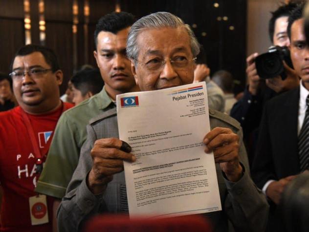 Mahathir afirma que espera ser investido primer ministro de Malasia hoy