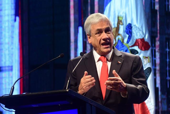 Piñera expone ante empresarios e insiste en que el gobierno heredó un "importante déficit fiscal"