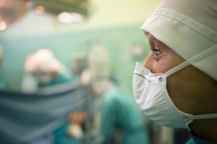 Cirujanos de Estados Unidos reconstruyen oreja en el antebrazo de una soldado