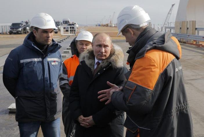 Putin inaugura el puente que une Rusia a Crimea