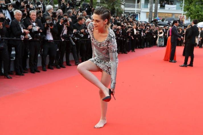 [VIDEO] El liberador paso de Kristen Stewart por la alfombra roja del Cannes