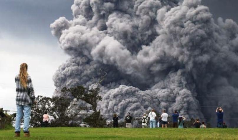 [FOTOS] Decretan alerta roja por explosión de cenizas en volcán Kilauea: erupción sería "inminente"