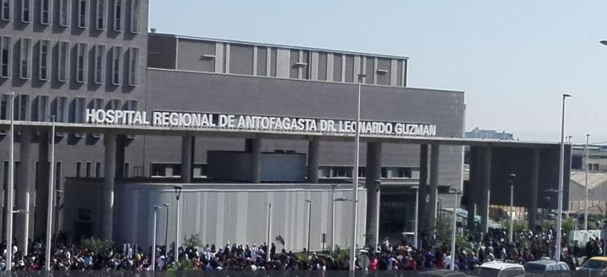 [VIDEO] Hospital Regional de Antofagasta es evacuado por posible fuga de gas