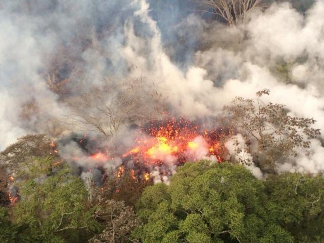 [VIDEO] Explosión con enormes rocas se registra en volcán Kilauea de Hawái