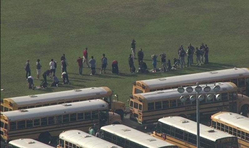 [VIDEO] Diez muertos deja tiroteo en escuela secundaria de Texas, Estados Unidos