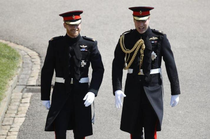 [VIDEO] La elegante llegada de los príncipe Harry y William