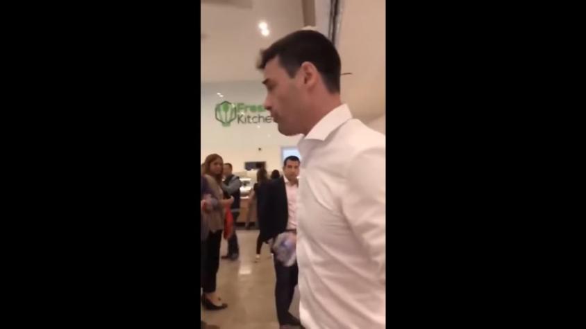 [VIDEO] Hombre amenaza a trabajadoras de restaurante en Nueva York por hablar en español