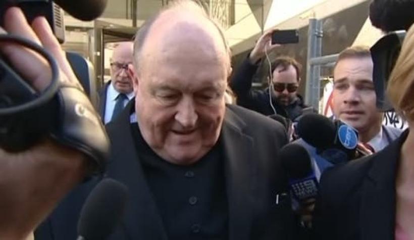 [VIDEO] Arzobispo australiano culpable de encubrir caso de pedofilia se aparta del cargo