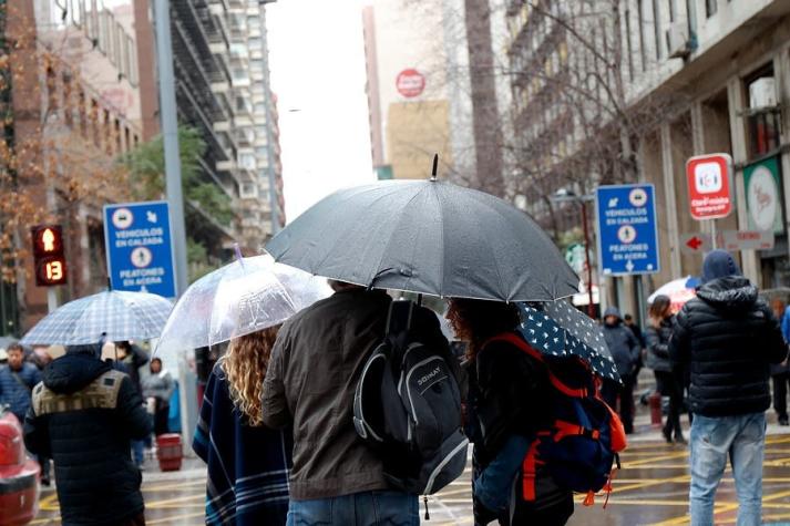 Meteorología anuncia posible lluvia en Santiago para el próximo martes