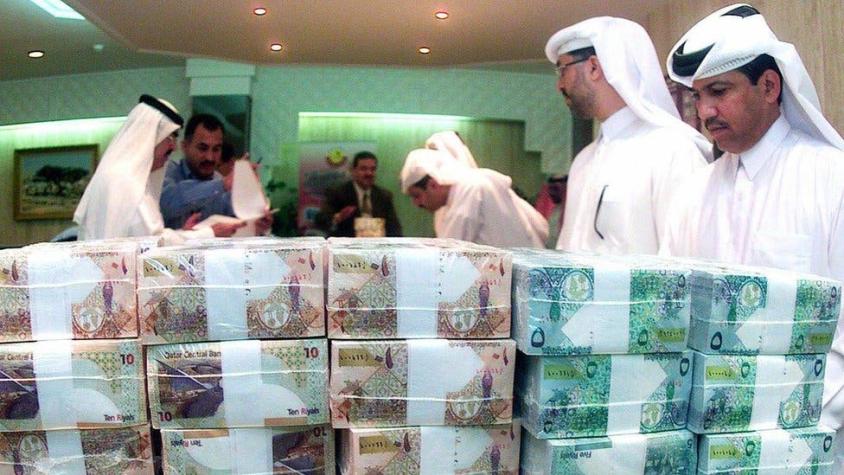 Los 10 países con la población más rica del mundo porque sus billetes "valen más"