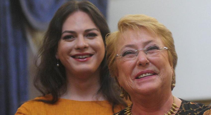 [VIDEO] Piñera destaca a Bachelet y Daniela Vega en firma de proyecto sobre equidad de género