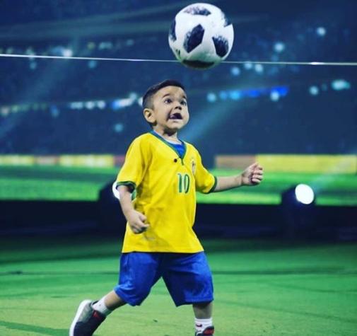 [VIDEO] Niño brasileño de 6 años es comparado con Messi pero padece enfermedad incurable