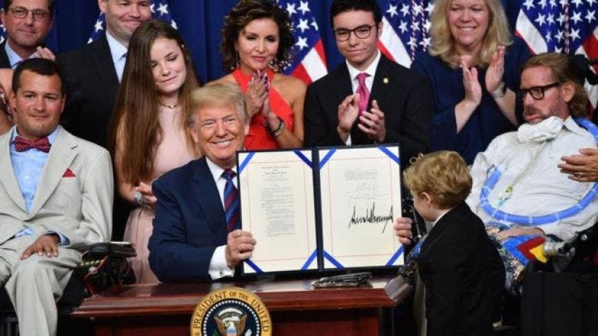 La nueva ley firmada por Trump que legaliza tratamientos experimentales para enfermos terminales
