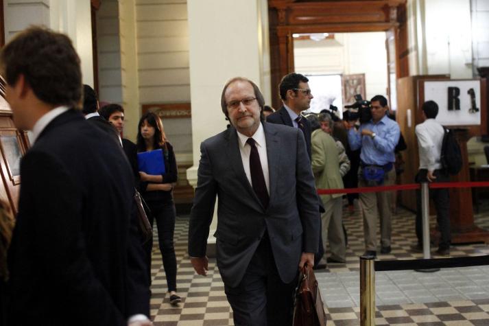 Davor Harasic renuncia a decanato de Derecho de la U. de Chile criticando tomas "ilegales"