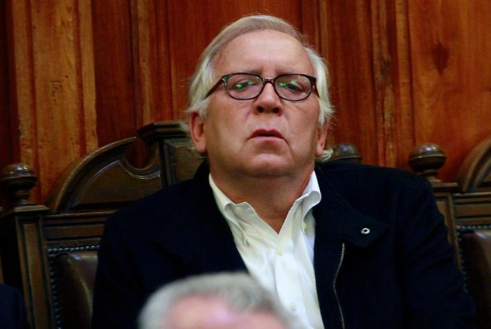 Jorge Burgos deja defensa de ministro Santelices tras controversia en la DC