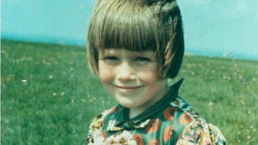 El misterio del "astronauta de Solway", que apareció  en las fotos de una niña británica