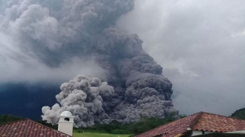 Al menos seis muertos deja erupción del volcán de Fuego en Guatemala
