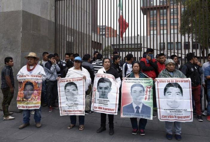 Sentencia "histórica" ordena nueva investigación por 43 estudiantes desaparecidos en México