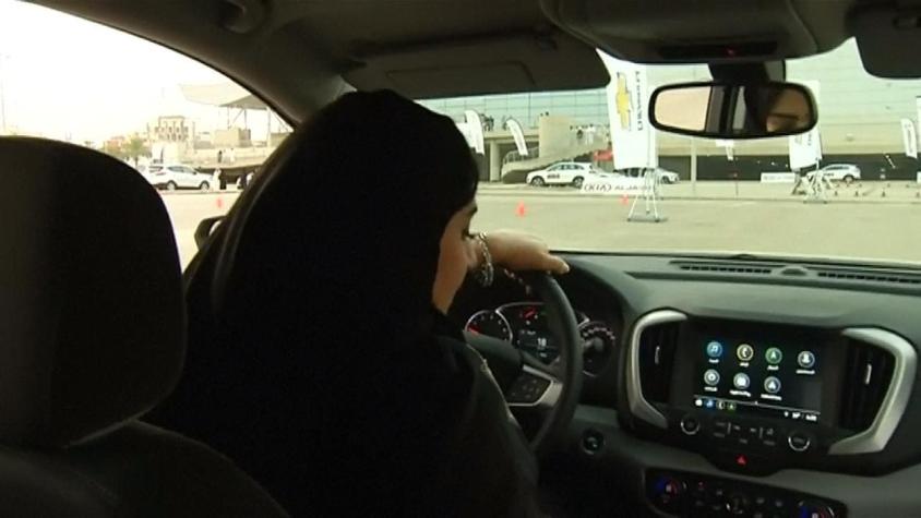 [VIDEO] Mujeres de Arabia Saudita se preparan para comenzar a manejar