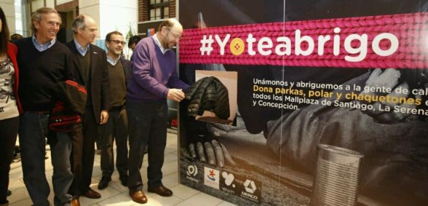 Ministro Moreno presenta campaña para donar ropa a personas en situación de calle