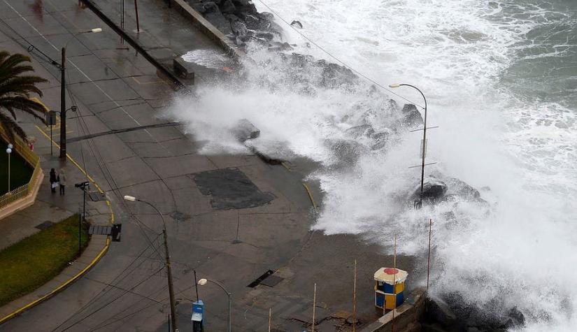 Armada decreta alerta por marejadas en las costas de Chile