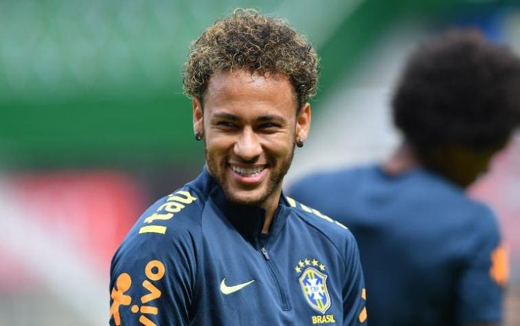 [VIDEO] Llega fino al Mundial: Revisa el golazo de Neymar en el último amistoso de Brasil